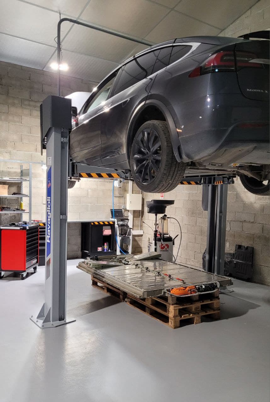 Réparation batterie Tesla — Lux Motors Baziège Toulouse